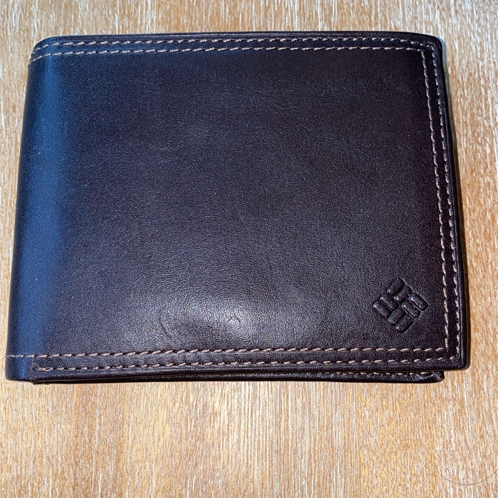 Brand new Columbia men’s wallet
